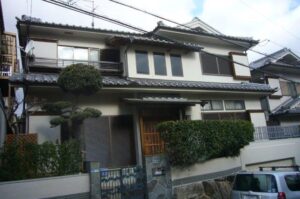 箕面市W邸　外壁シリコン塗装　塀廻り塗装の施工事例画像