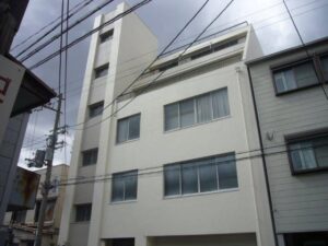 箕面市T邸　外壁シリコン塗装　屋上ベランダ防水　玄関ドア入れ替えの施工事例画像