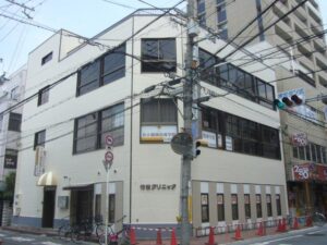 S様ビル　外壁パーフェクトトップ塗装・屋上防水・シャッター・内装工事の施工事例画像