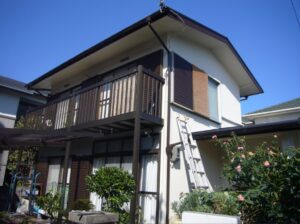 箕面市　外壁シリコン塗装、カラーベスト屋根葺き替えの施工事例画像