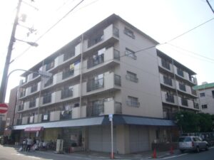 豊中市施工例　外壁パーフェクトトップ塗装・鉄部塗装の施工事例画像