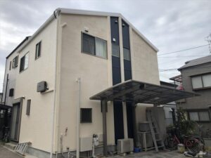 枚方市で外壁塗装工事、一部に金属サイディングを張り今後のメンテナンスを楽にの施工事例画像