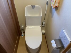 吹田市にて1階２階のトイレの交換と床の張り替えをおこないましたの施工事例画像