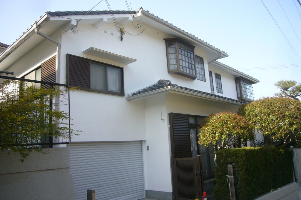 吹田市にて外壁と塀の塗装及び樋の交換が完了しました