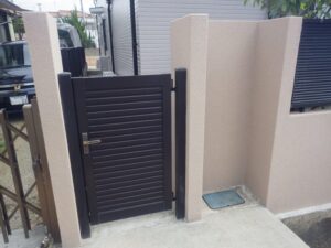 箕面市にて三井ホームの2階建てを塗り替え（その②）の施工事例画像